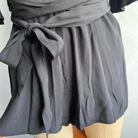 Cotton Candy LA Black Plunge Tie-Waist Romper Women’s Size M Boho Chic Belted - Picture 7 of 14